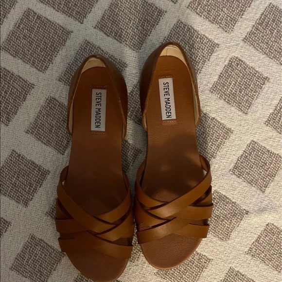 Sold - Picture 3 of 6